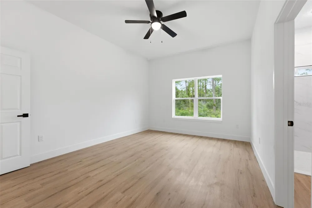33 FISHER PLACE Ocklawaha, FL 32179