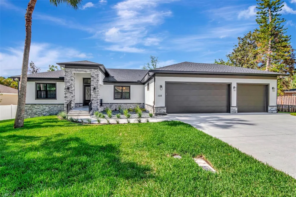 108 IRWIN STREET E Safety Harbor, FL 34695