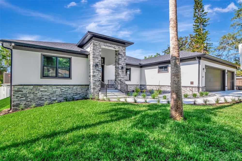 108 IRWIN STREET E Safety Harbor, FL 34695