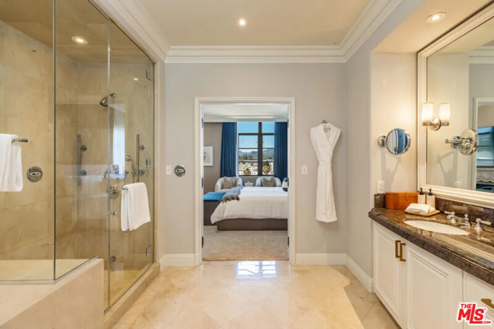 225 Canon Drive #7C Beverly Hills, CA 90210