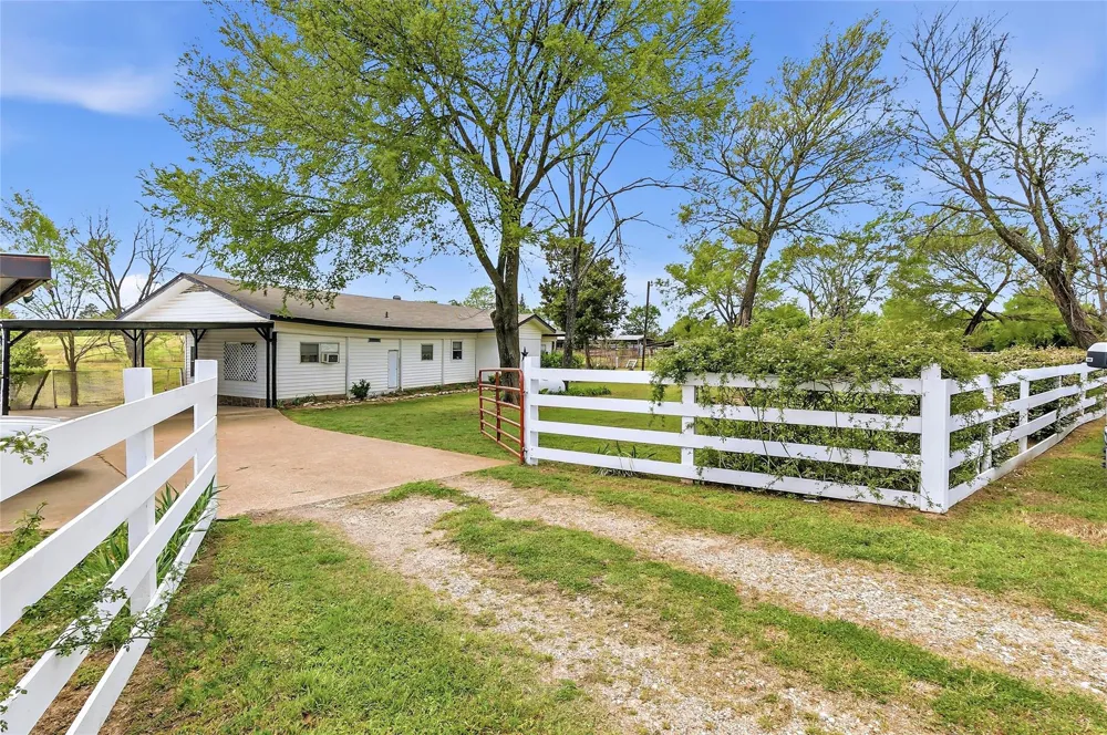 10084 Fm 831 Buffalo, TX 75831