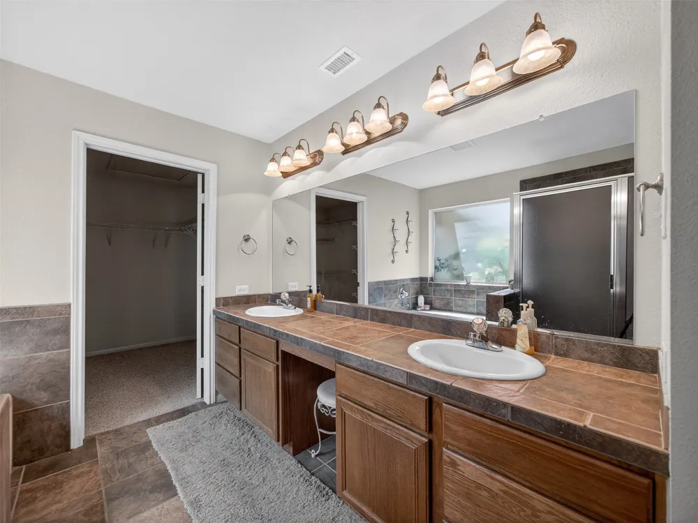 1281 Private Road 7037 Lexington, TX 78947