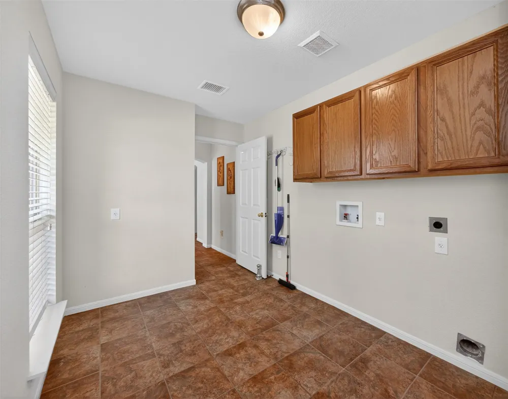 1281 Private Road 7037 Lexington, TX 78947