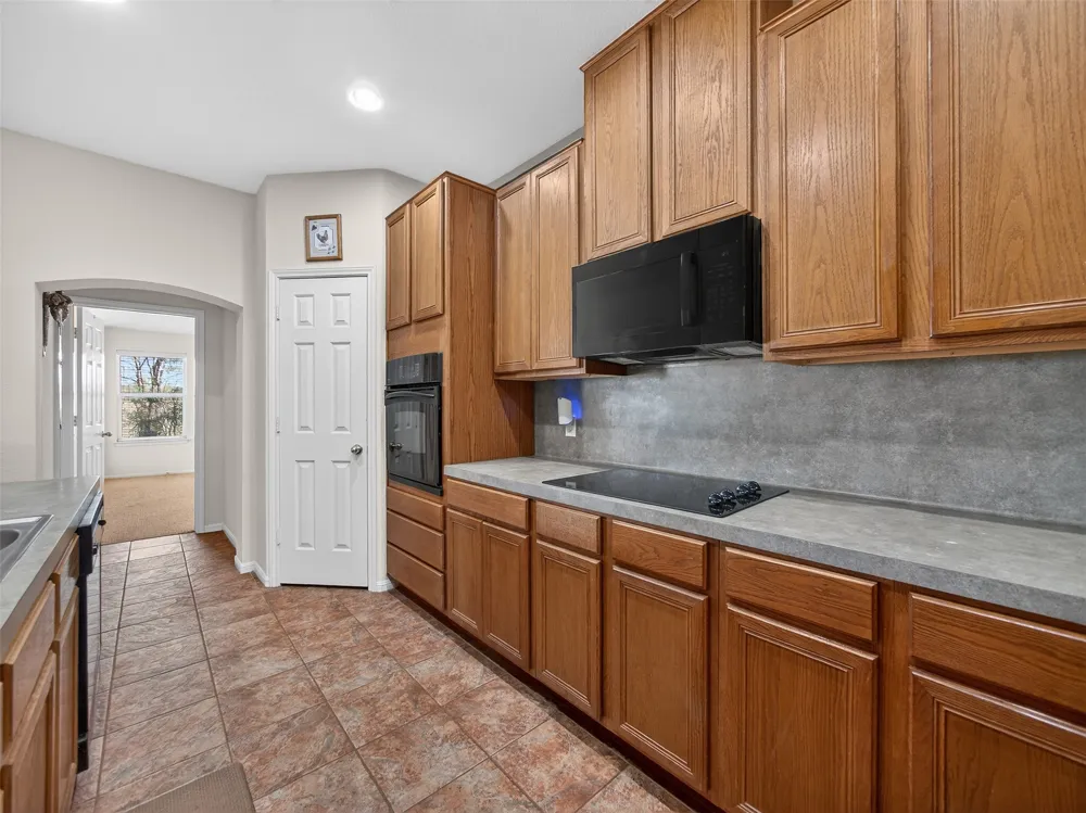 1281 Private Road 7037 Lexington, TX 78947