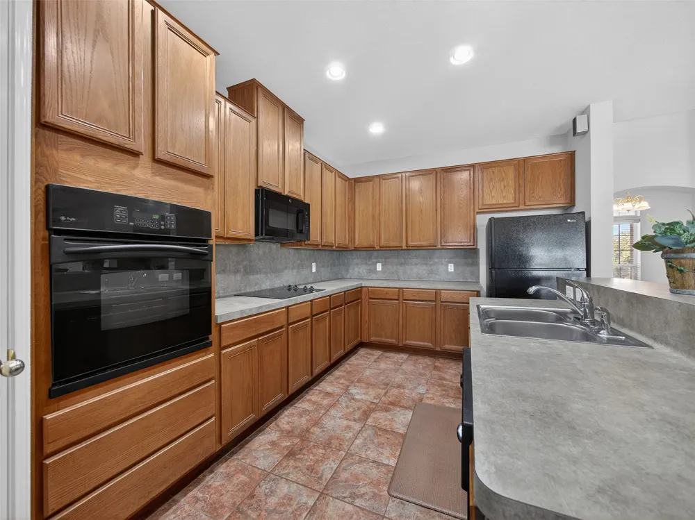 1281 Private Road 7037 Lexington, TX 78947