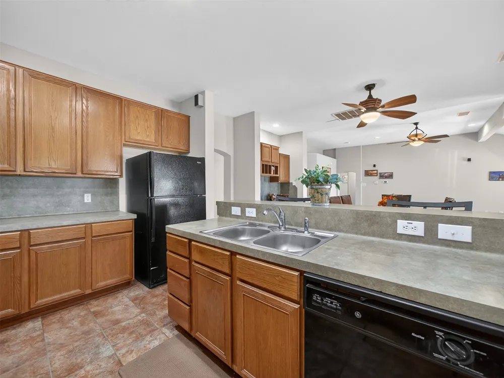 1281 Private Road 7037 Lexington, TX 78947