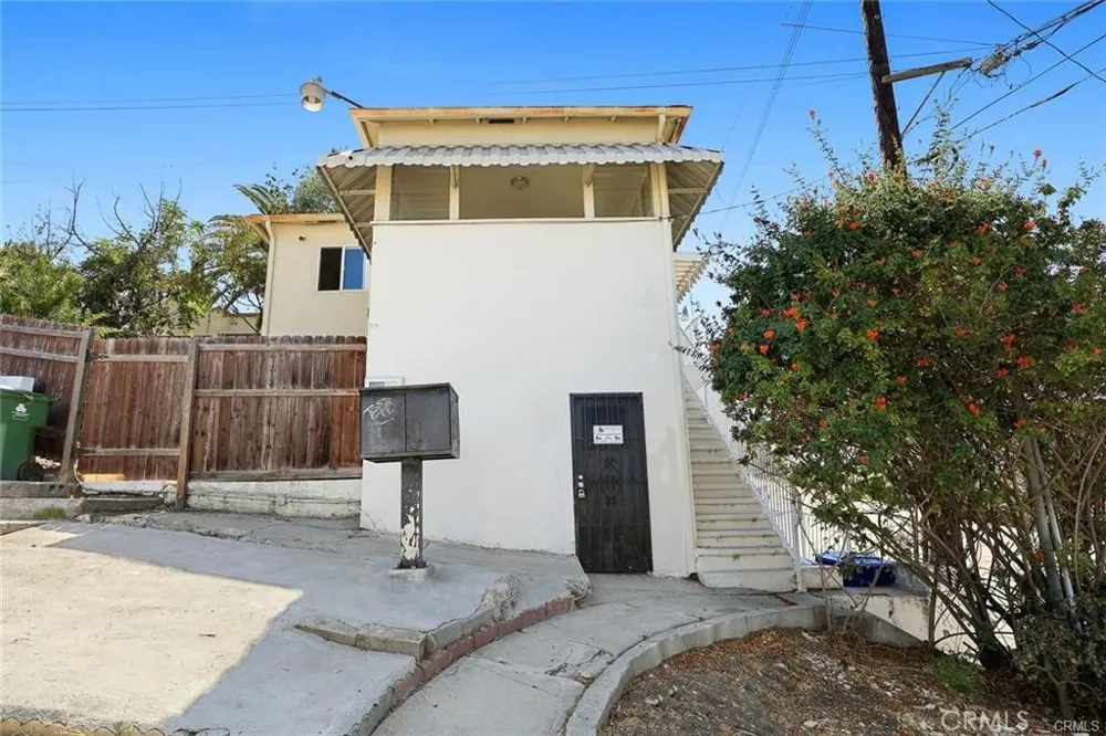 1303 Lilac Terrace Los Angeles, CA 90026