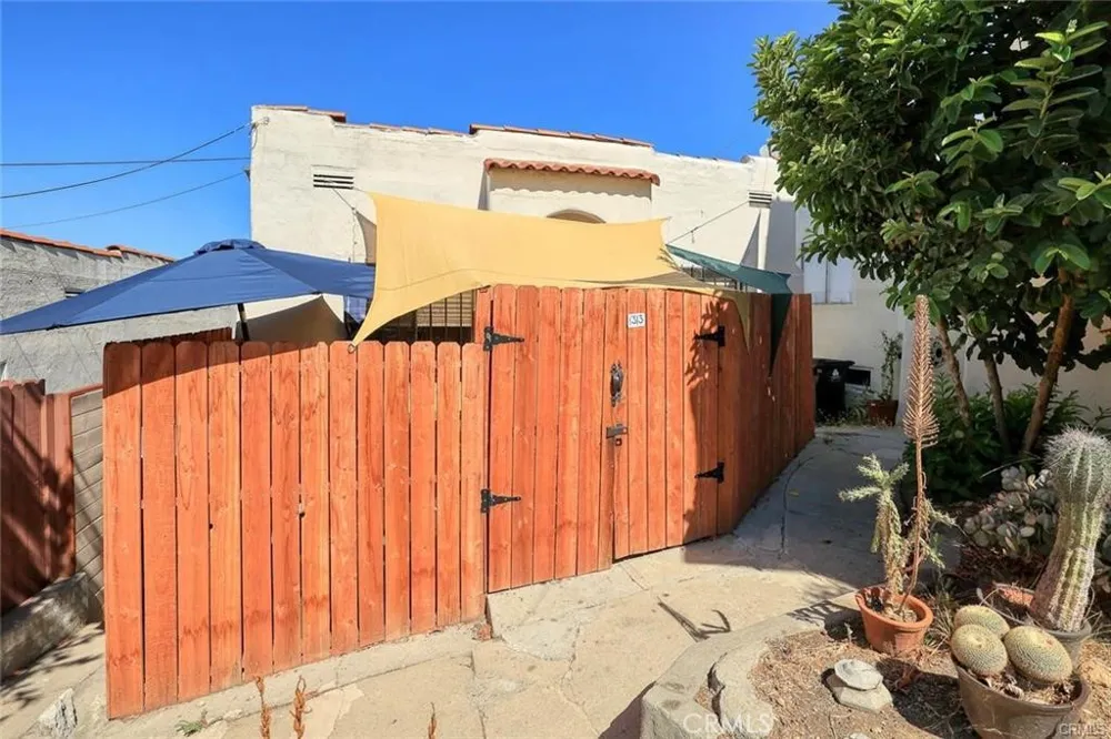 1303 Lilac Terrace Los Angeles, CA 90026