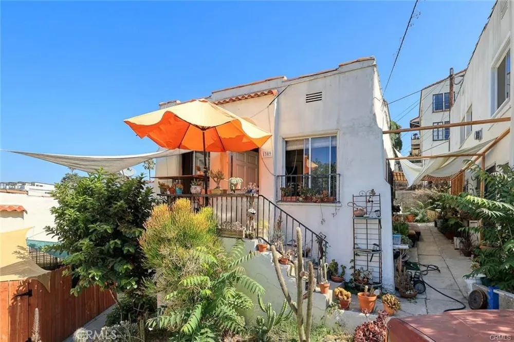 1303 Lilac Terrace Los Angeles, CA 90026