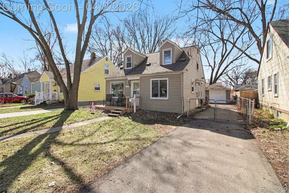24341 Parklawn Street Oak Park City, MI 48237