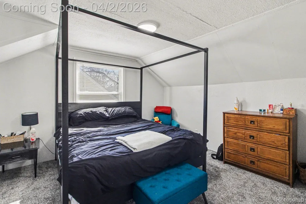 24341 Parklawn Street Oak Park City, MI 48237