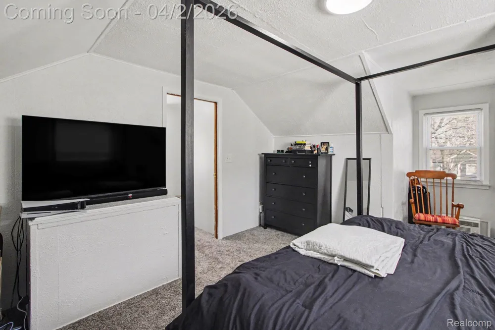 24341 Parklawn Street Oak Park City, MI 48237