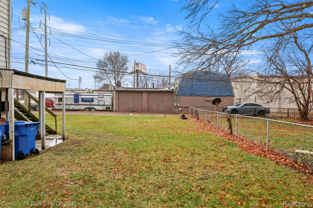 11352 Rivard Avenue Warren City, MI 48089