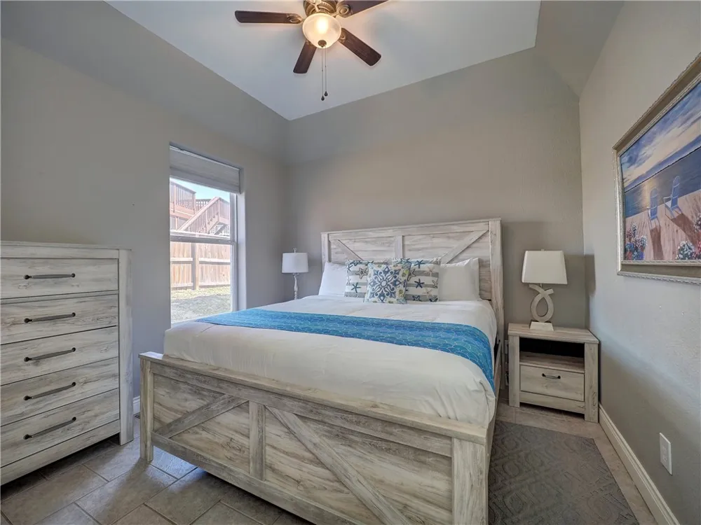 1833 S 11th Street #F2 Port Aransas, TX 78373