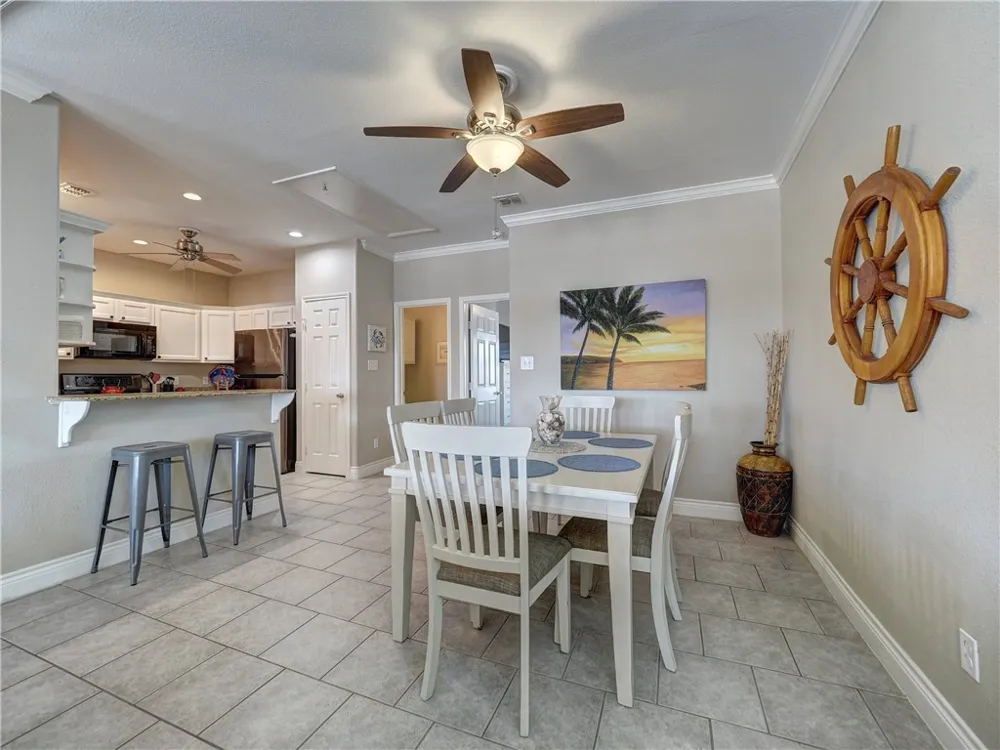1833 S 11th Street #F2 Port Aransas, TX 78373