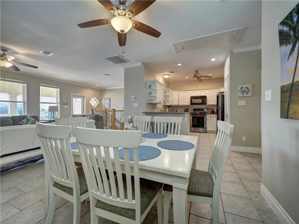 1833 S 11th Street #F2 Port Aransas, TX 78373