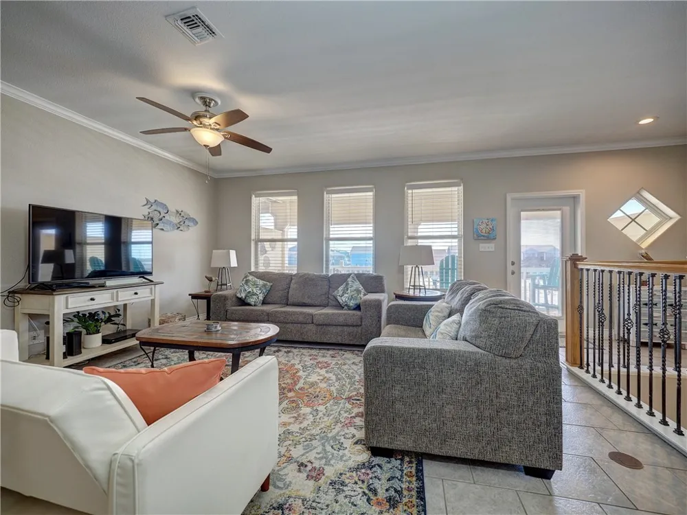 1833 S 11th Street #F2 Port Aransas, TX 78373