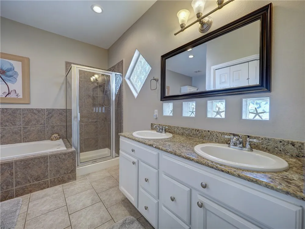 1833 S 11th Street #F2 Port Aransas, TX 78373