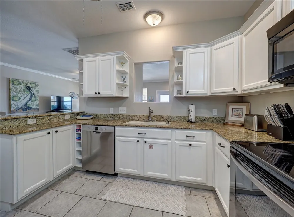 1833 S 11th Street #F2 Port Aransas, TX 78373