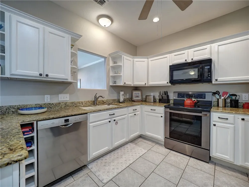1833 S 11th Street #F2 Port Aransas, TX 78373
