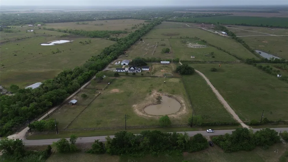 10318 County Road 67 Manvel, TX 77578