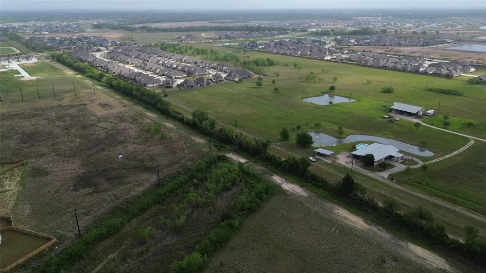 10318 County Road 67 Manvel, TX 77578