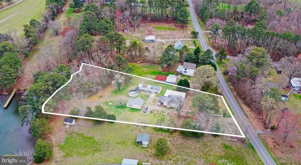 1881 FAIRPORT RD Reedville, VA 22539