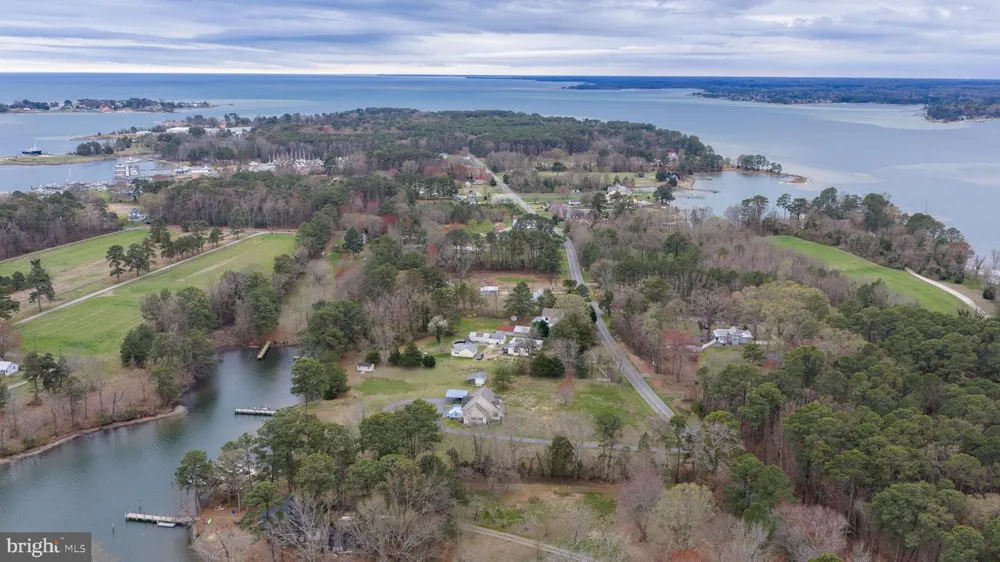 1881 FAIRPORT RD Reedville, VA 22539
