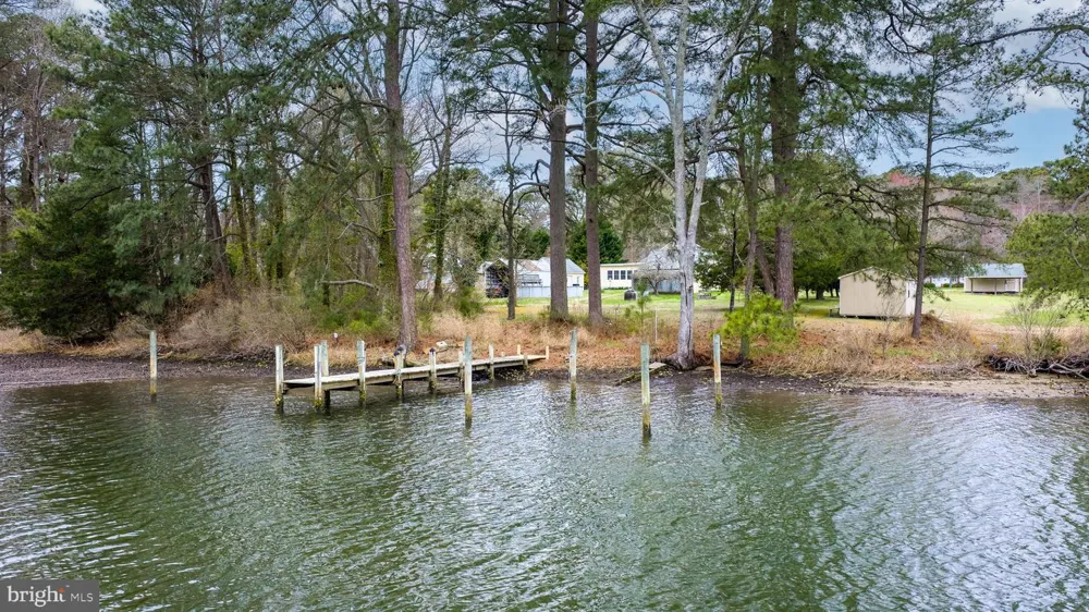 1881 FAIRPORT RD Reedville, VA 22539
