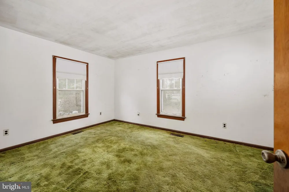 1881 FAIRPORT RD Reedville, VA 22539