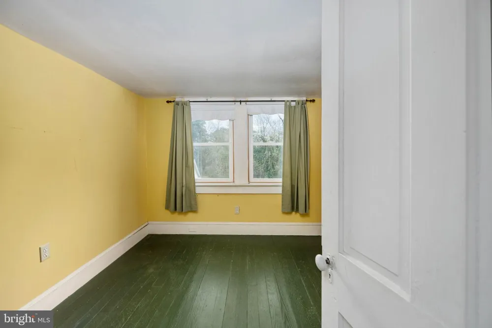 1881 FAIRPORT RD Reedville, VA 22539