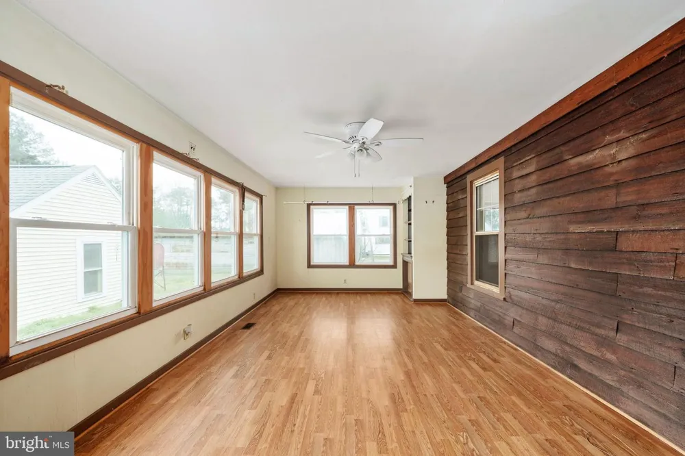 1881 FAIRPORT RD Reedville, VA 22539