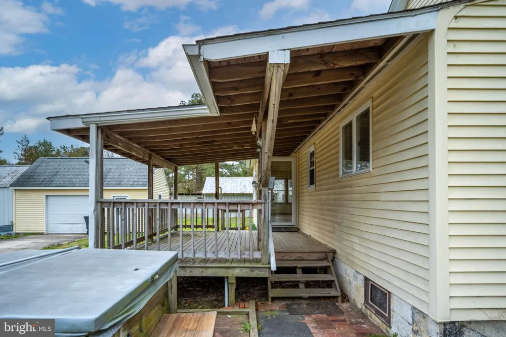 1881 FAIRPORT RD Reedville, VA 22539