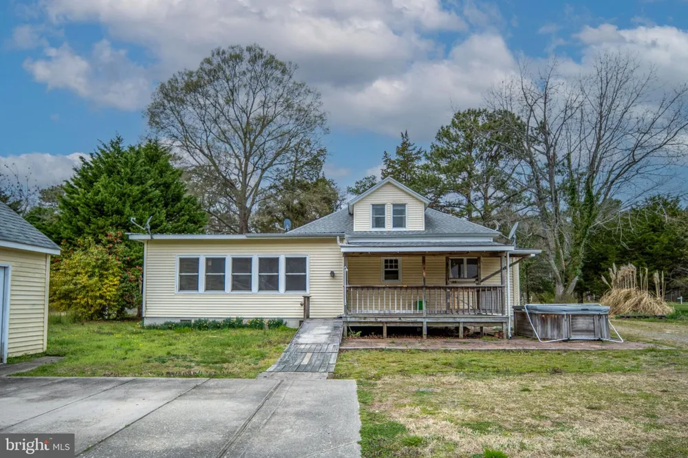 1881 FAIRPORT RD Reedville, VA 22539