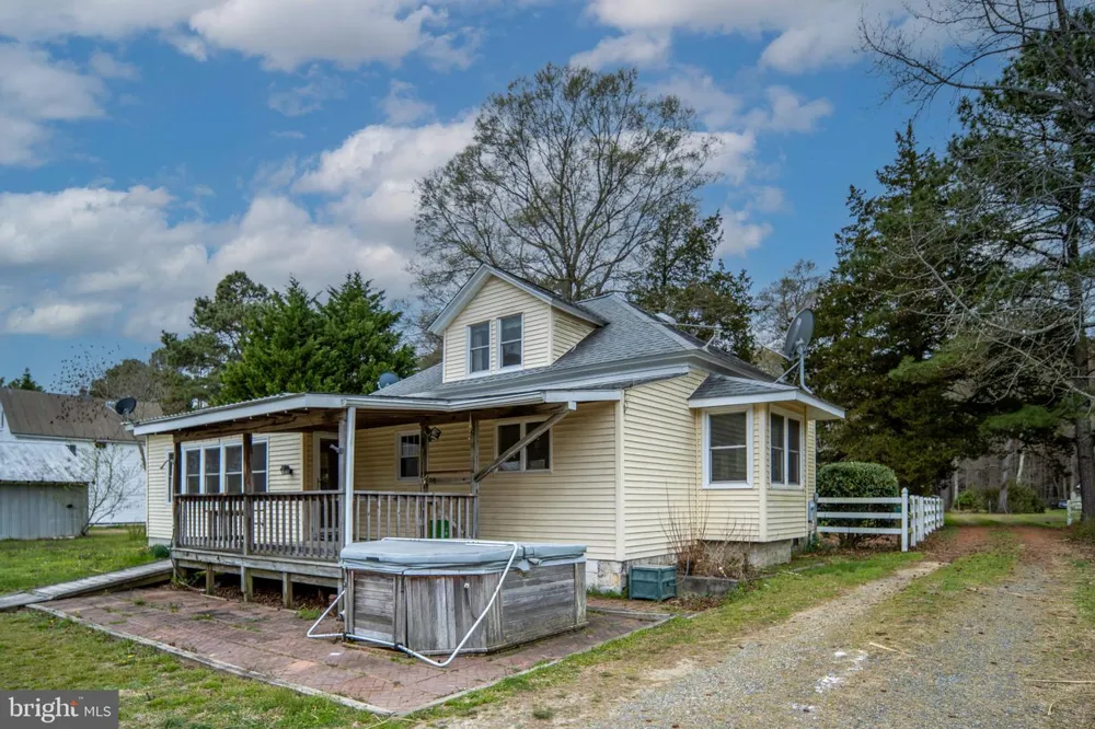 1881 FAIRPORT RD Reedville, VA 22539