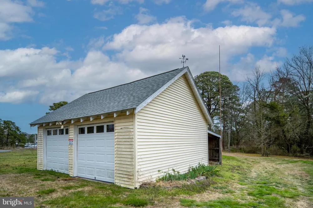 1881 FAIRPORT RD Reedville, VA 22539