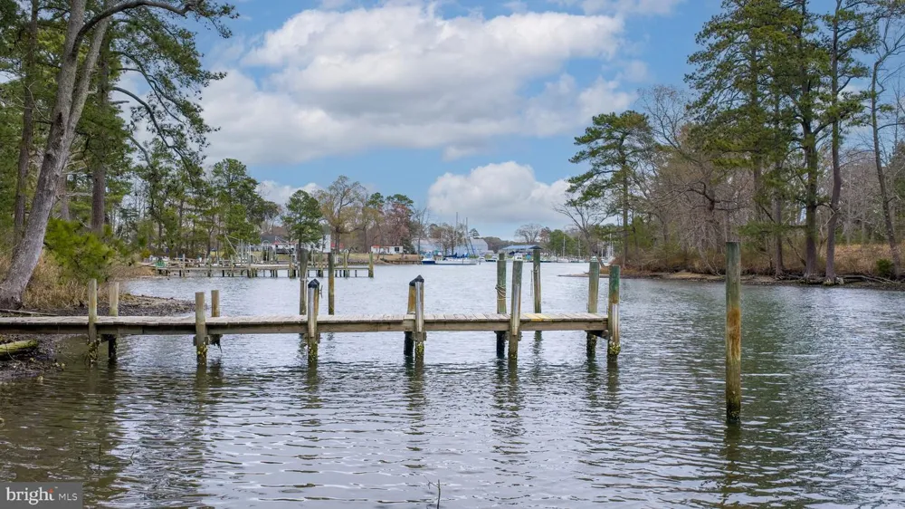 1881 FAIRPORT RD Reedville, VA 22539
