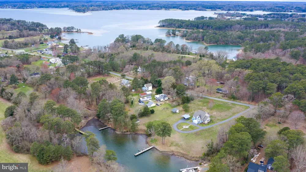 1881 FAIRPORT RD Reedville, VA 22539