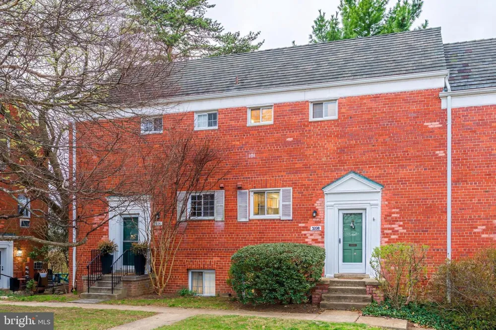 3228 WELLINGTON ROAD Alexandria, VA 22302