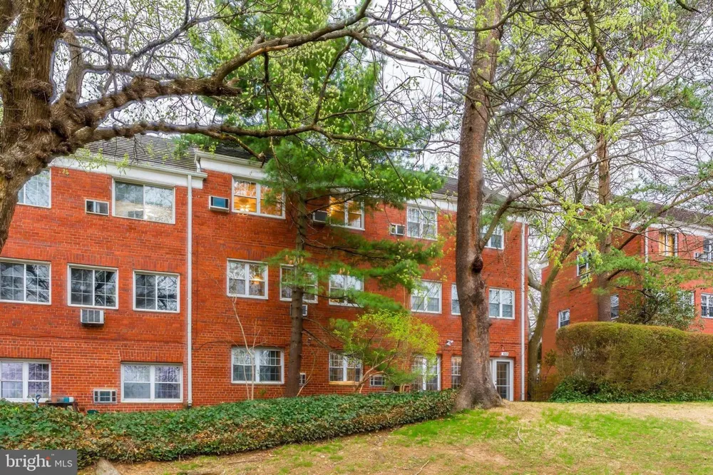 3228 WELLINGTON ROAD Alexandria, VA 22302