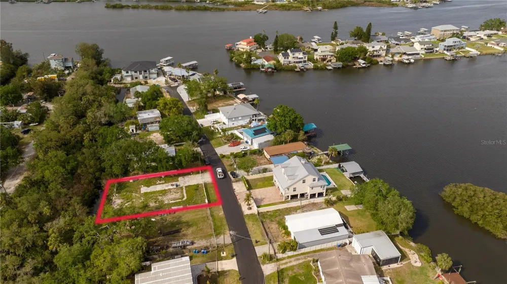 9923 ALAVISTA DRIVE Gibsonton, FL 33534