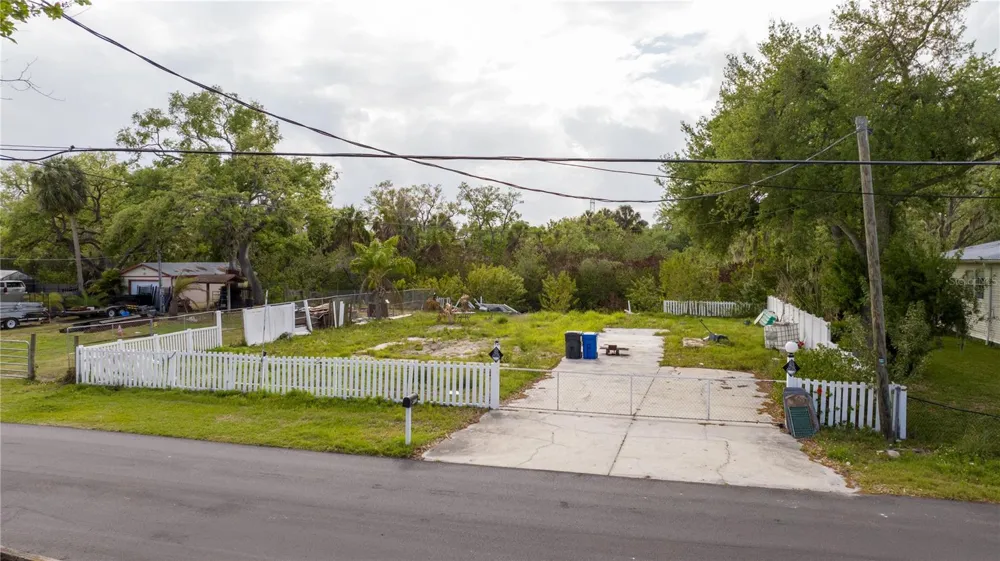 9923 ALAVISTA DRIVE Gibsonton, FL 33534