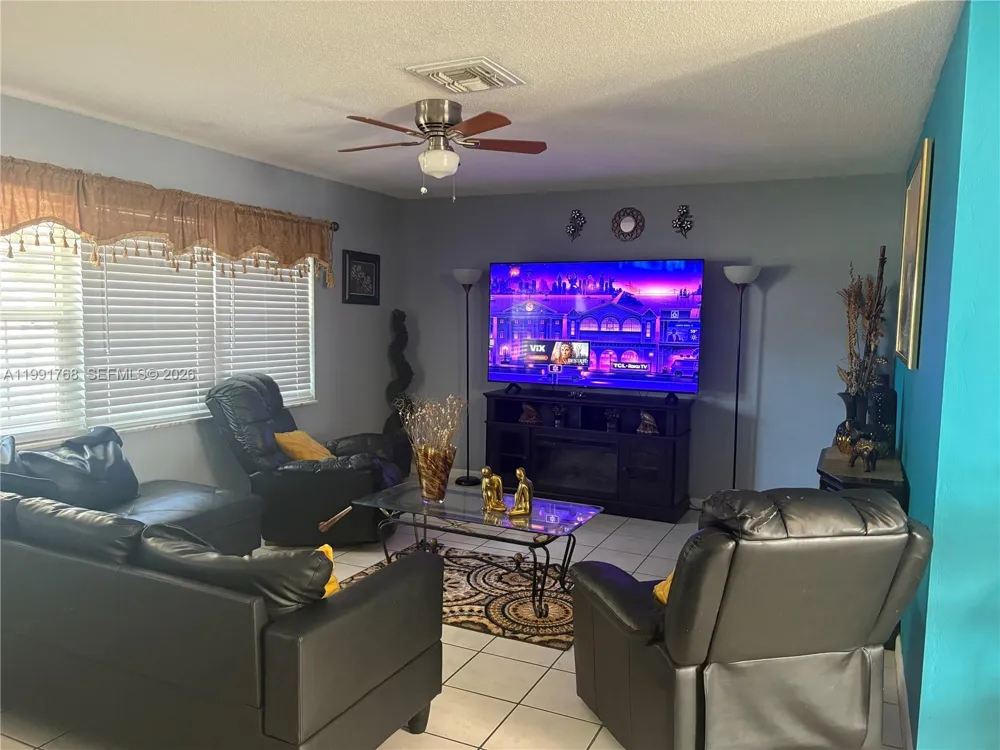 306 CANYON DR N Lehigh Acres, FL 33936