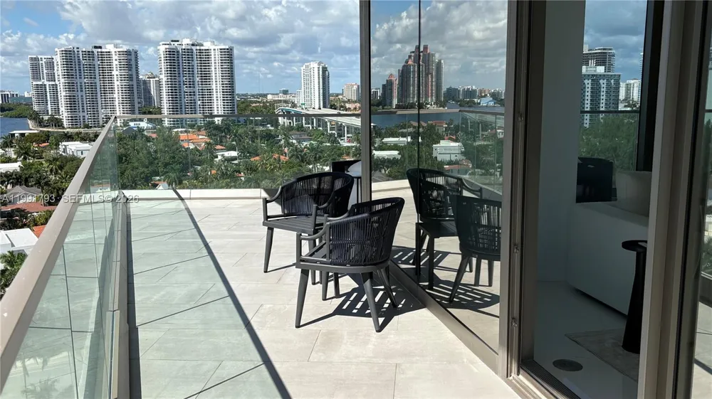 18975 Collins Ave #905 Sunny Isles Beach, FL 33160
