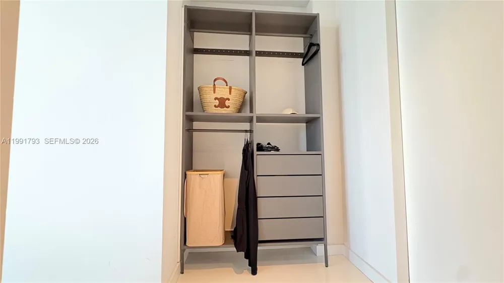 18975 Collins Ave #905 Sunny Isles Beach, FL 33160