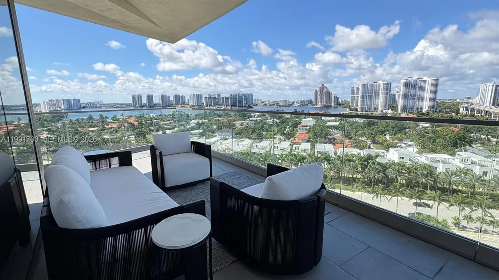 18975 Collins Ave #905 Sunny Isles Beach, FL 33160