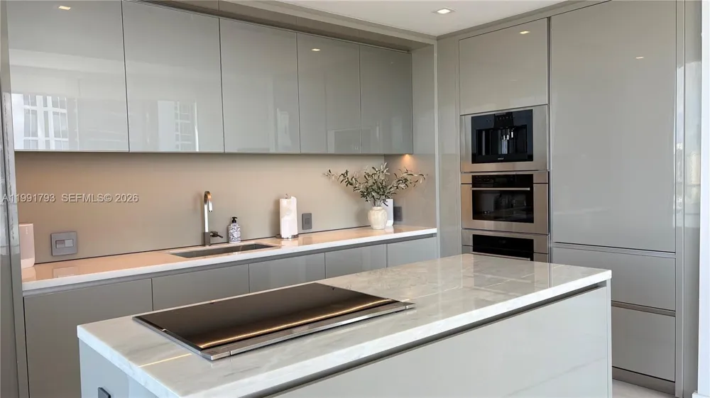 18975 Collins Ave #905 Sunny Isles Beach, FL 33160