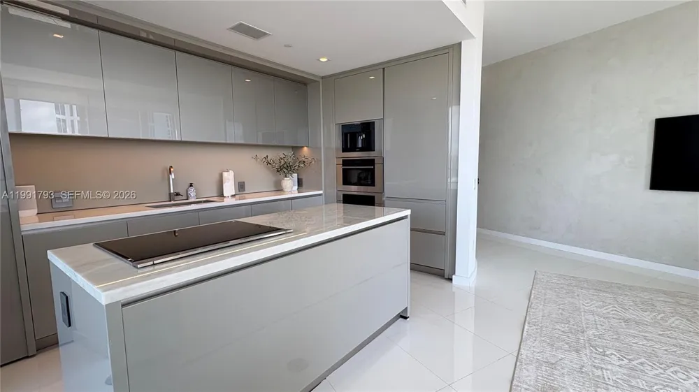 18975 Collins Ave #905 Sunny Isles Beach, FL 33160