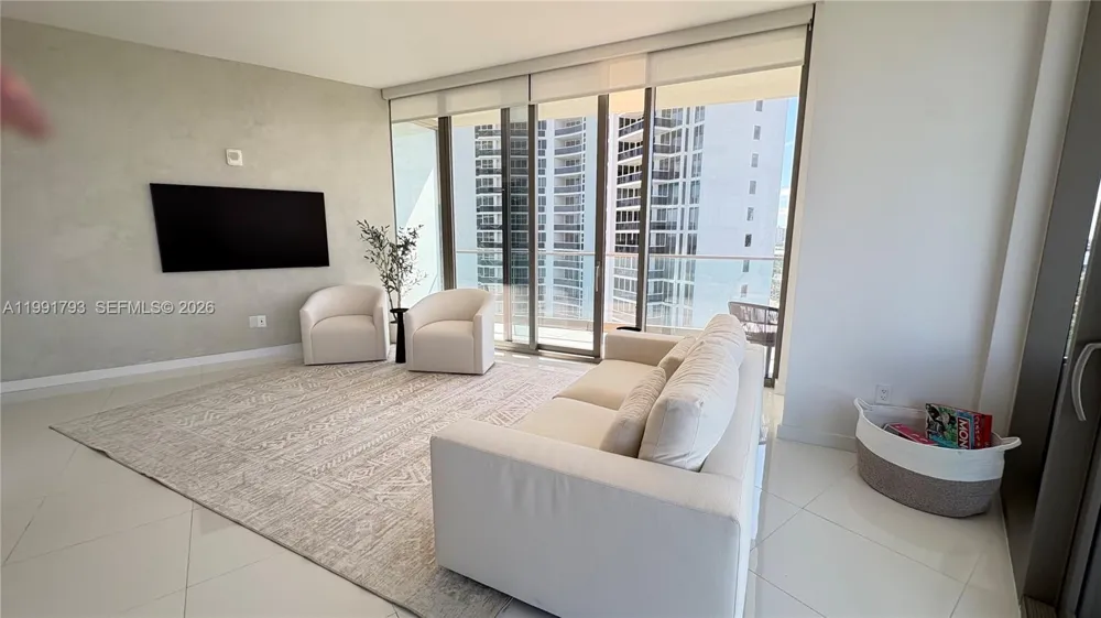 18975 Collins Ave #905 Sunny Isles Beach, FL 33160