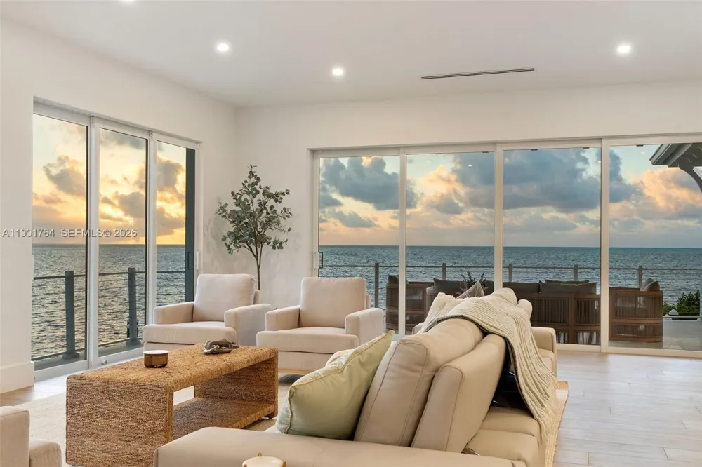 1002 Snapper Ln Key Largo, FL 33037